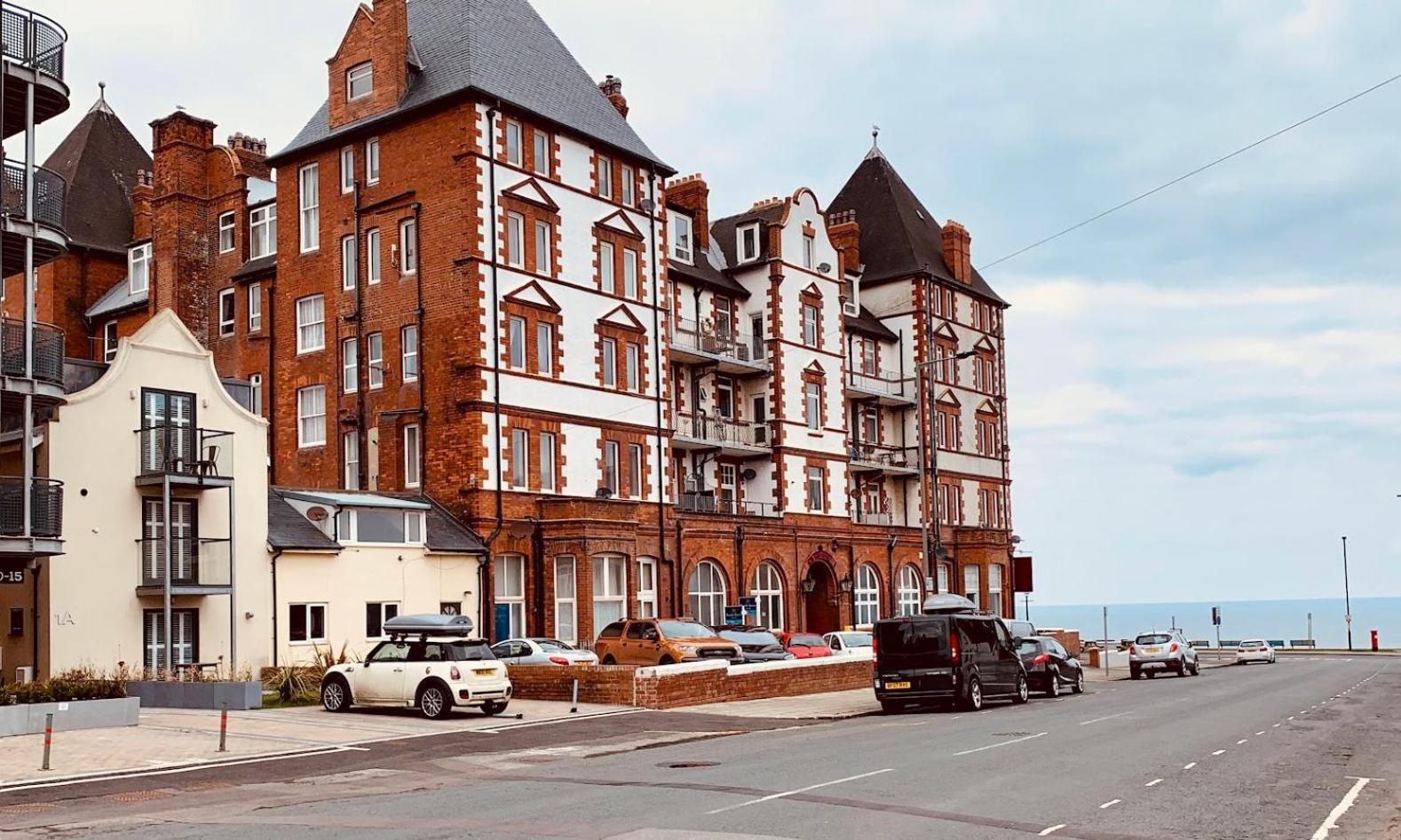Retro Retreat, Sea View, Free Parking & Ev Plug-In Villa Уитби Екстериор снимка