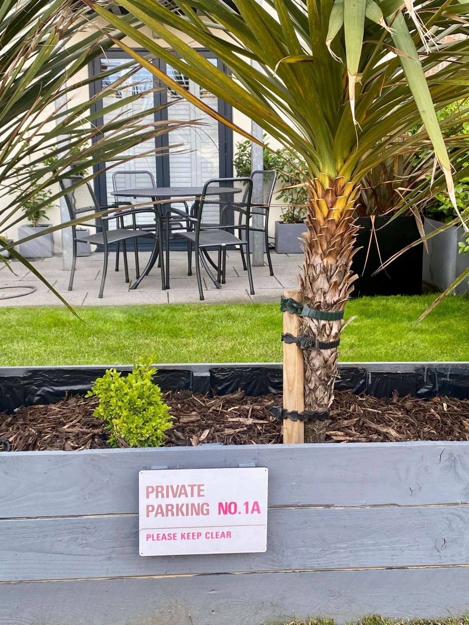 Retro Retreat, Sea View, Free Parking & Ev Plug-In Villa Уитби Екстериор снимка